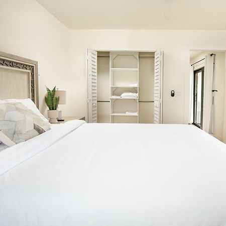 Black Vanilla - Stylish Symphony 3Miles Downtown North North Naples 외부 사진