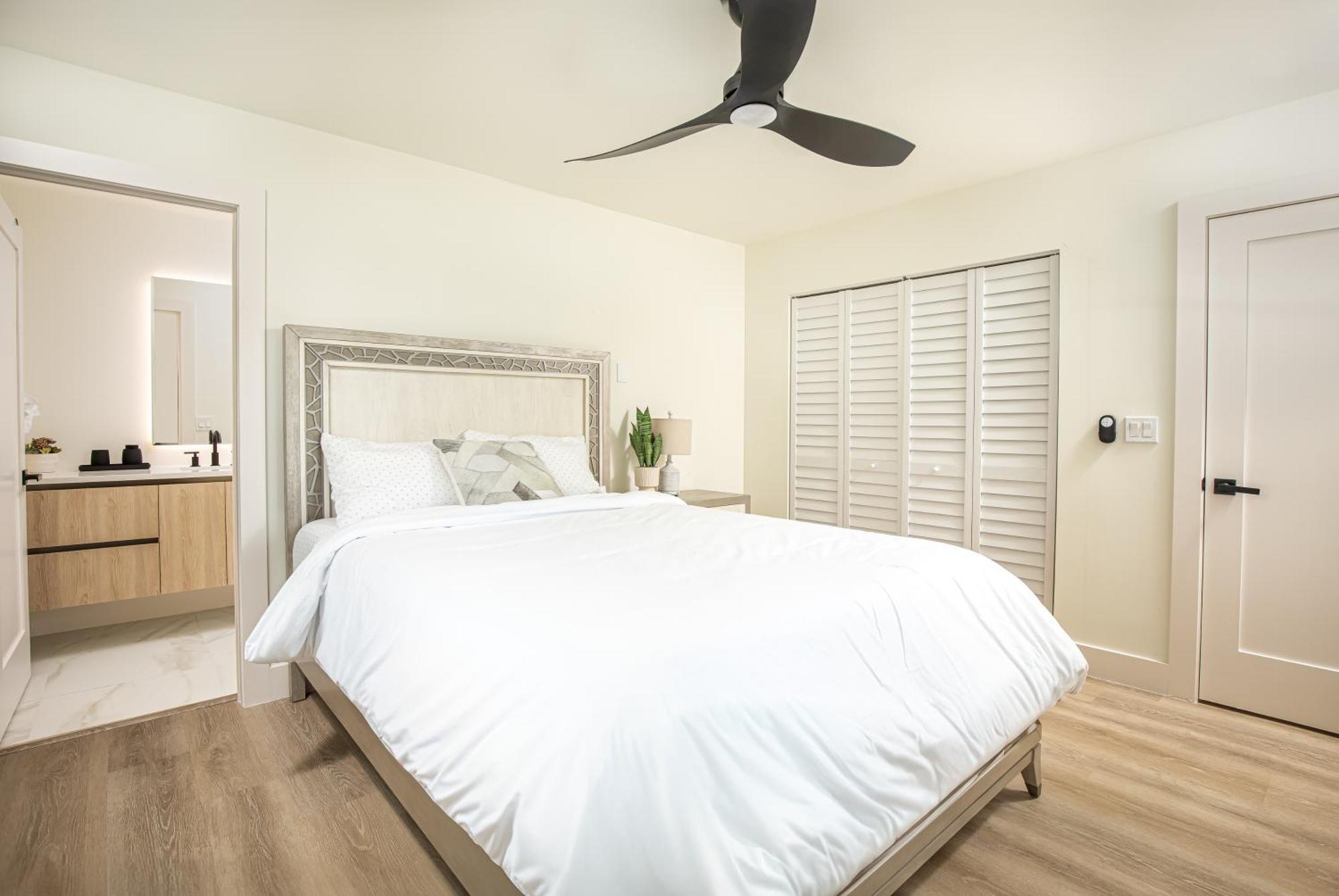 Black Vanilla - Stylish Symphony 3Miles Downtown North North Naples 외부 사진